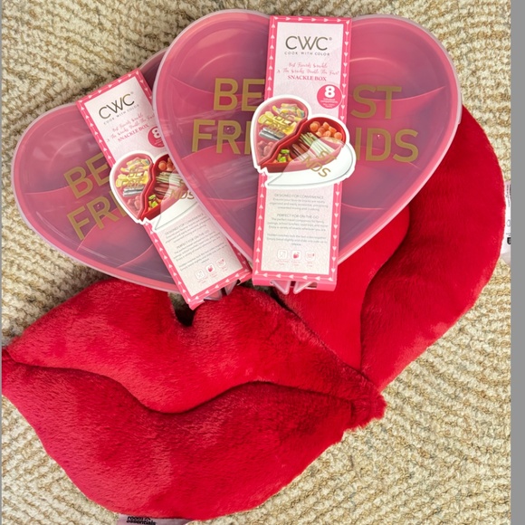Limited Edition Love Bundle (2x Snack Box 2x Pillow)